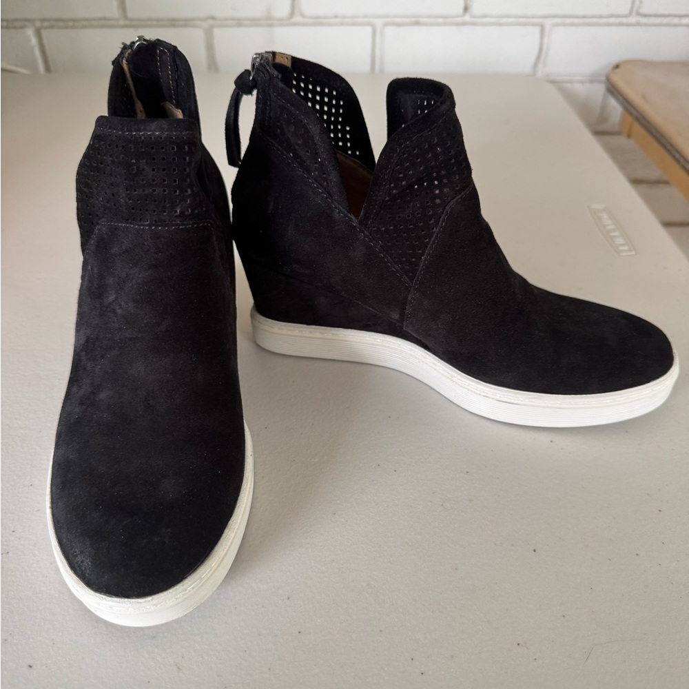 Soft Black Heels Size 7